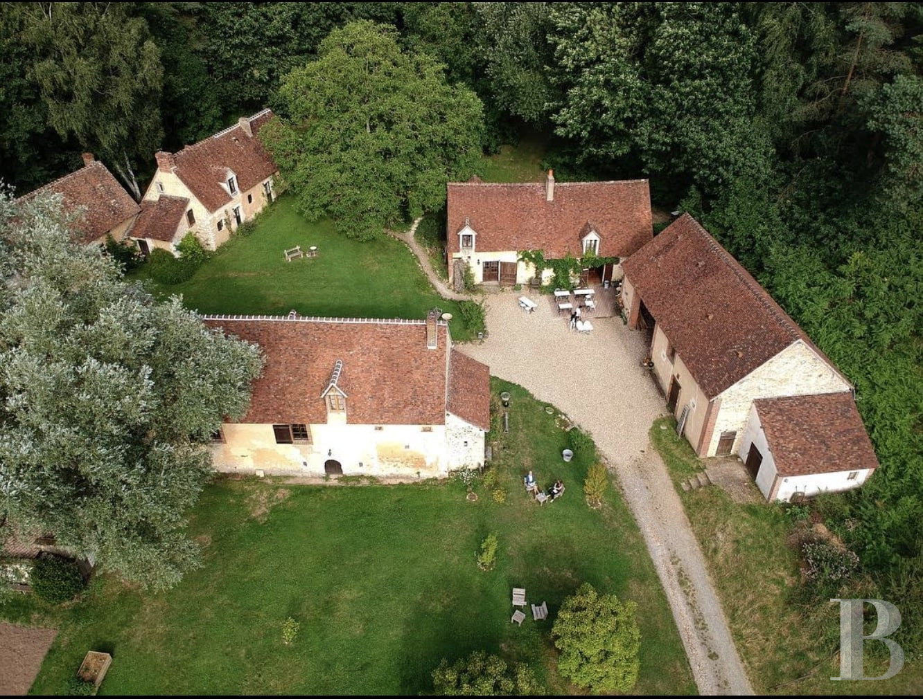 Au cœur du parc Naturel Régional du Perche,  une maison-hôtel de campagne aux accents contemporains - photo  n°1